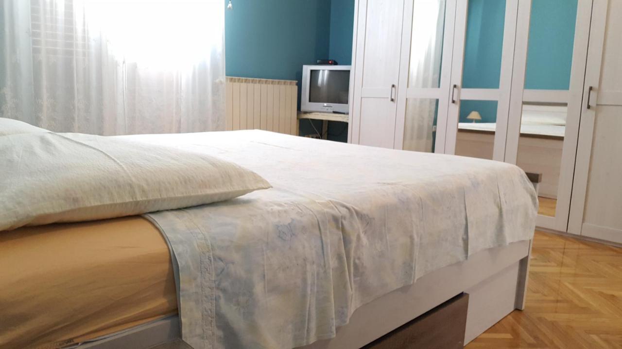 Filip Apartment 奥米什 外观 照片