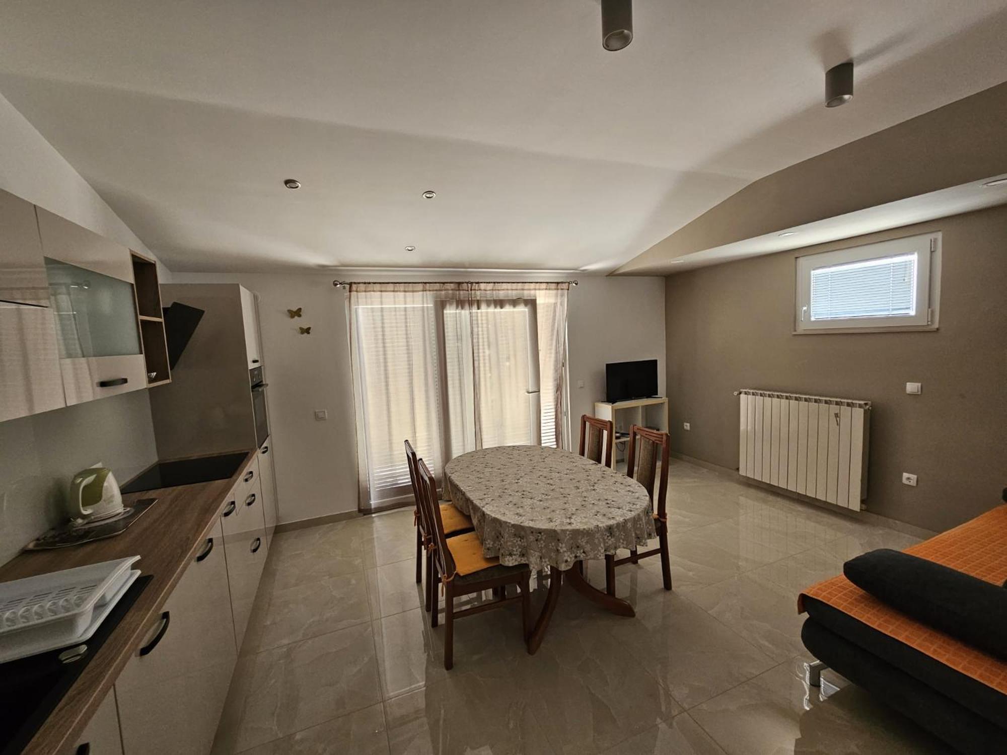 Filip Apartment 奥米什 外观 照片